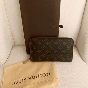 Louis Vuitton Monogram Zippy Wallet